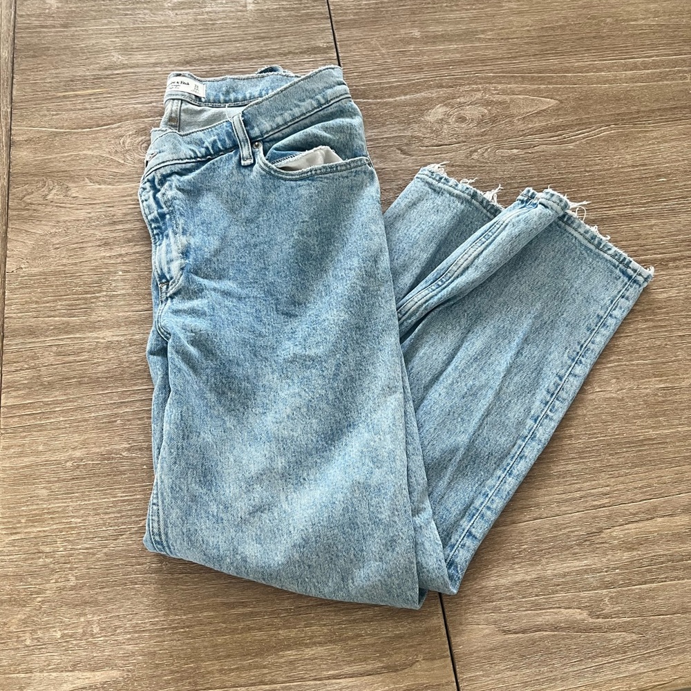 Abercrombie and Fitch 90s fit Light Blue Jeans